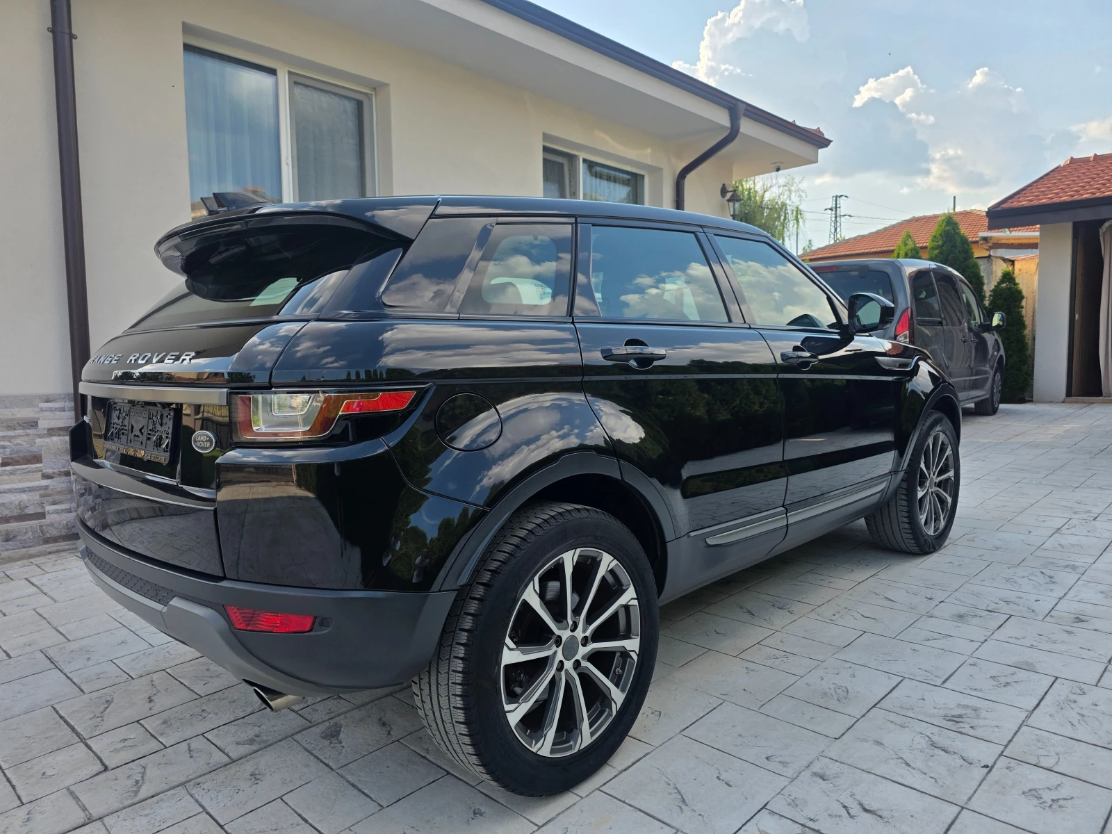 Land Rover Range Rover Evoque 2.0 D NAVI KOJA, снимка 4 - Автомобили и джипове - 54989361