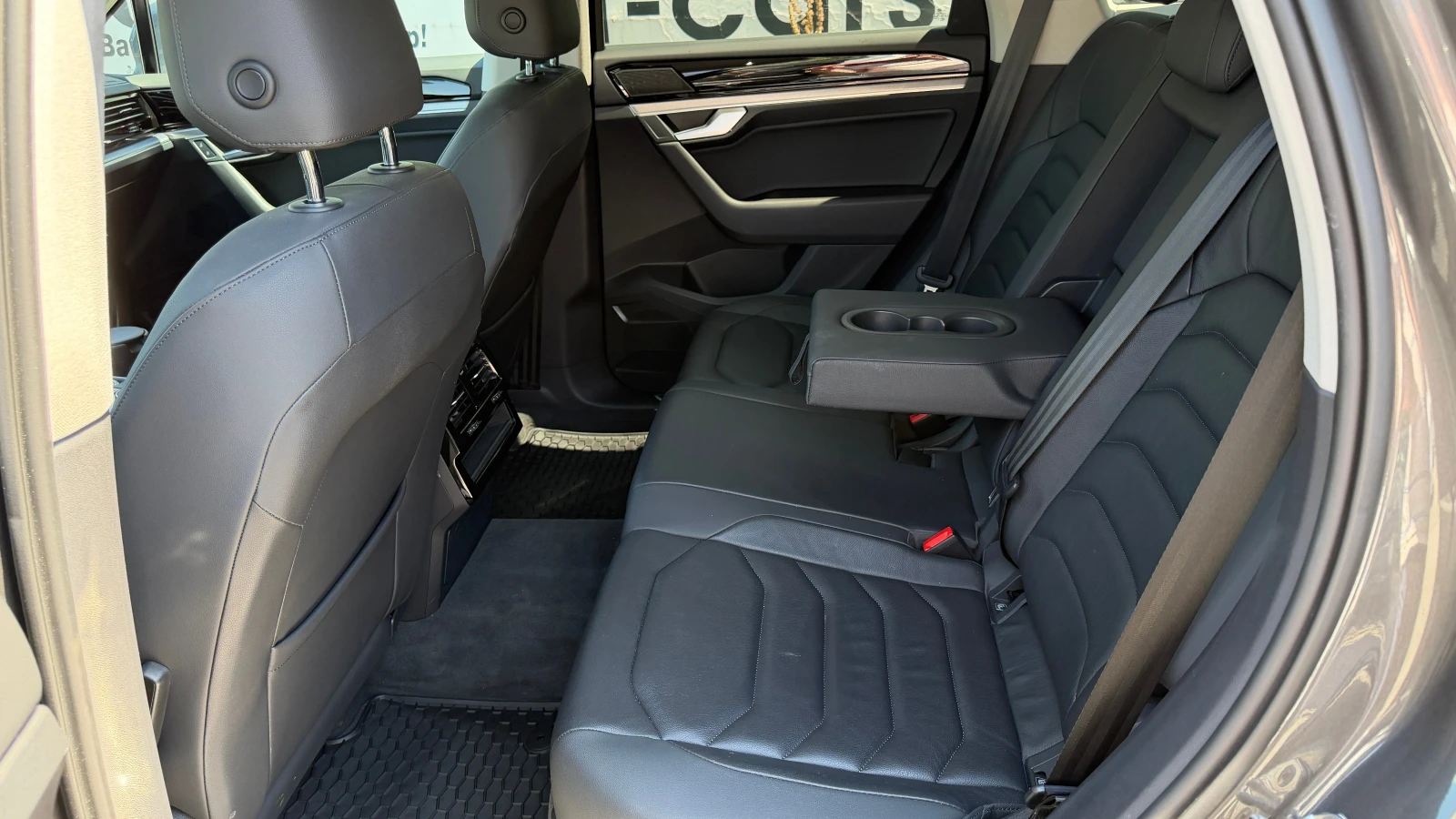 VW Touareg 3.0 V6 от България с ДДС, снимка 10 - Автомобили и джипове - 55049610