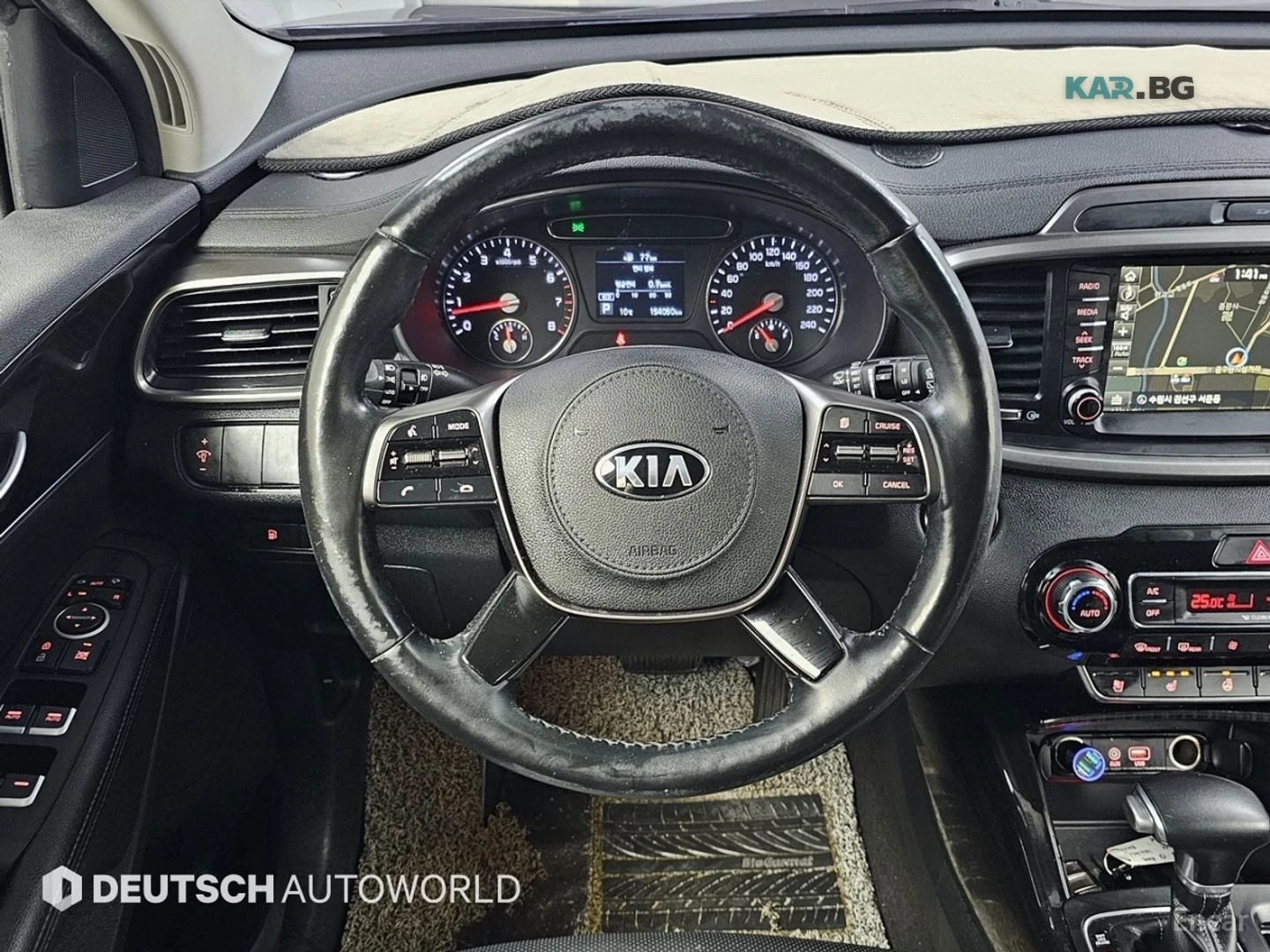Kia Sorento NOBLESSE* 4WD* КОЖА* ПАНО* ПОДГРЕВ* ОБДУХВ* НАВИ, снимка 13 - Автомобили и джипове - 55085674
