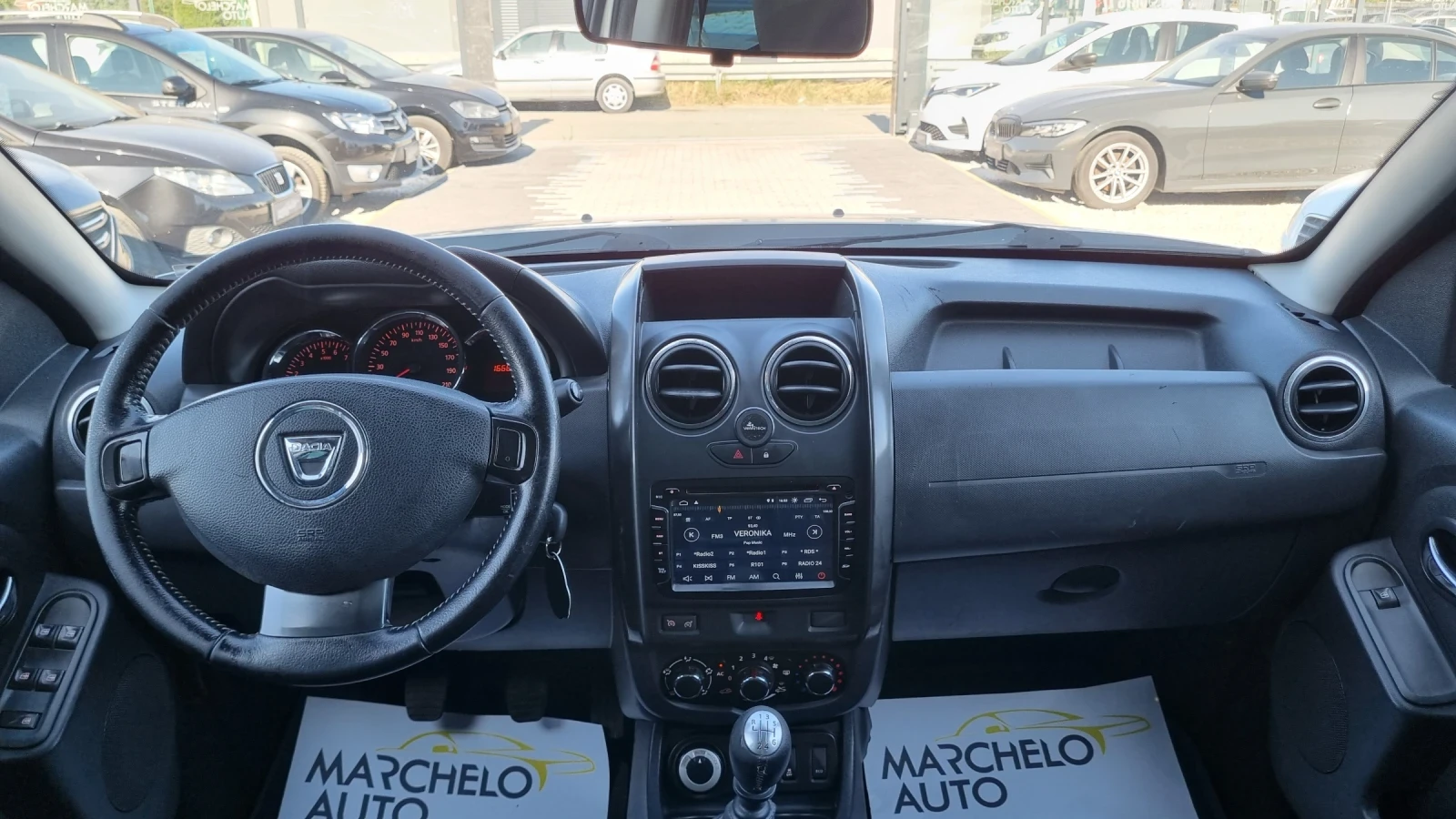 Dacia Duster 1.5 dci, снимка 13 - Автомобили и джипове - 55662094