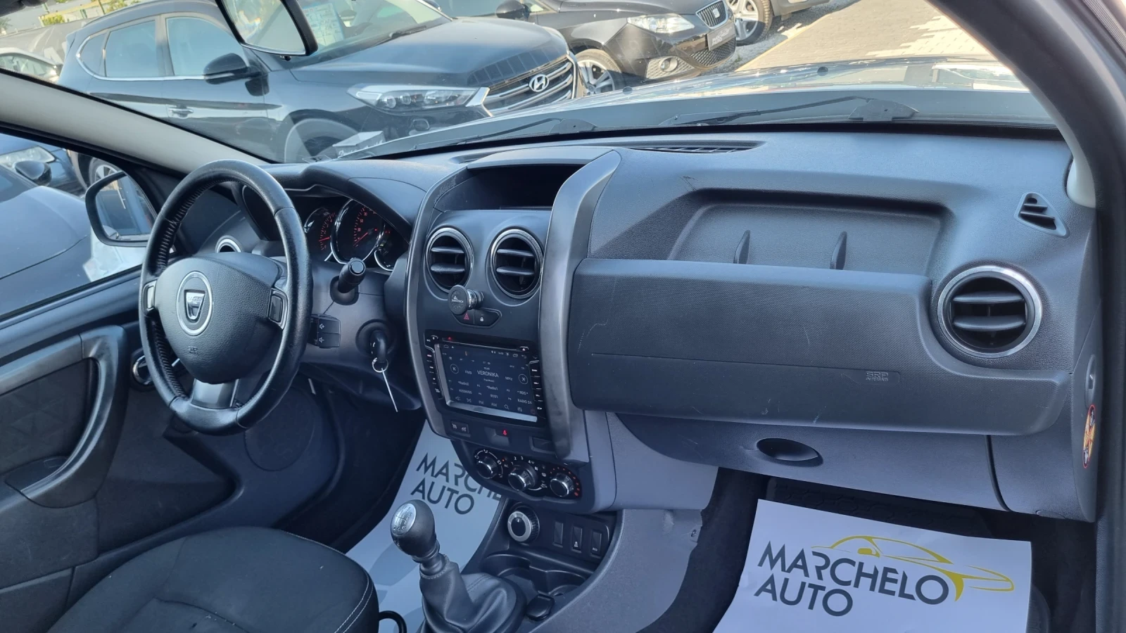 Dacia Duster 1.5 dci, снимка 10 - Автомобили и джипове - 55662094