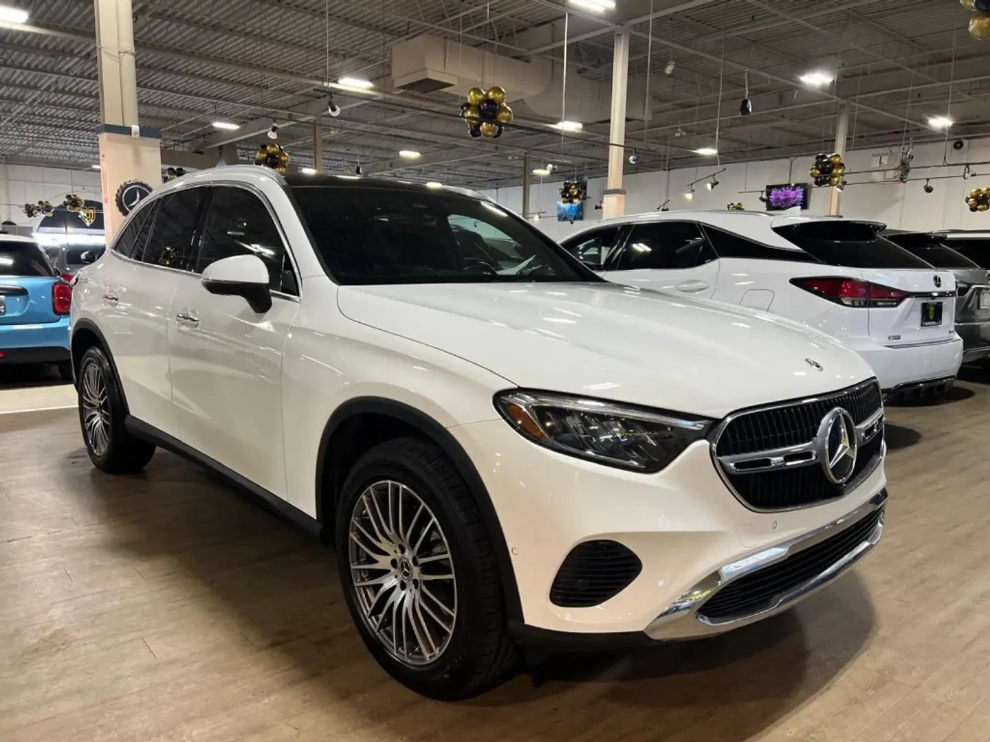 Mercedes-Benz GLC 300 4MATIC PREMIUM PKG ЦЕНА ДО БЪЛГАРИЯ АВТОКРЕДИТ, снимка 6 - Автомобили и джипове - 56006855