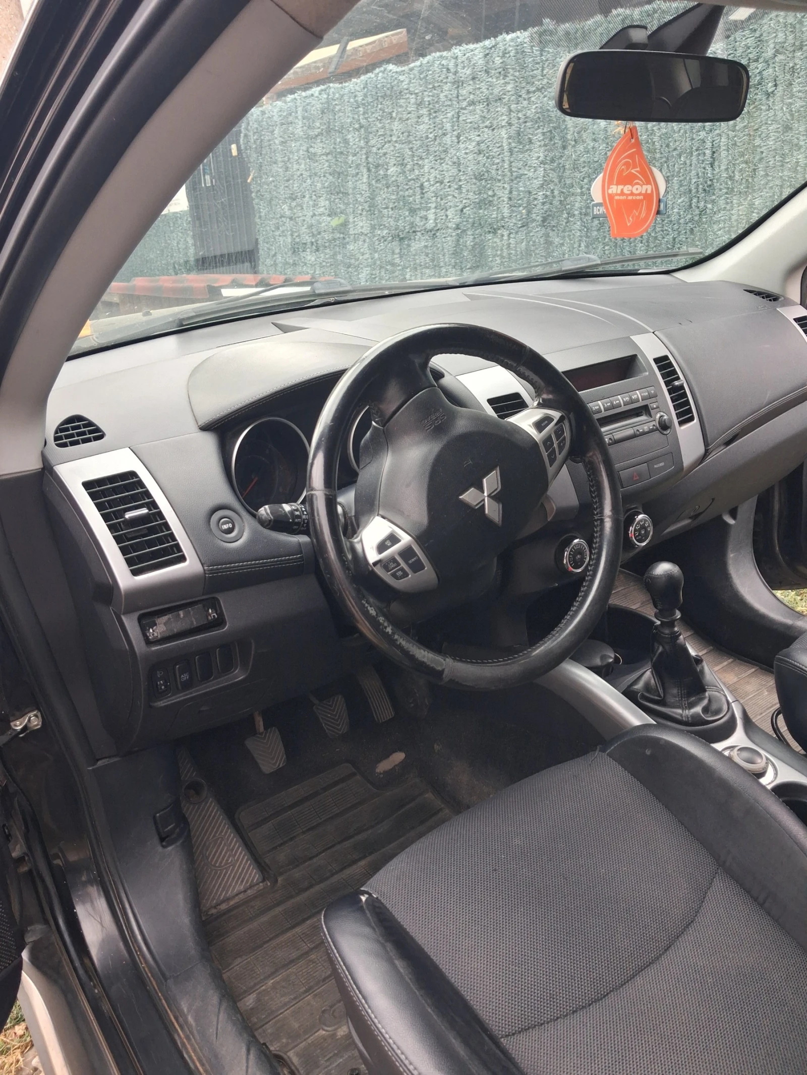 Mitsubishi Outlander 2009-2010, снимка 2 - Автомобили и джипове - 56162082