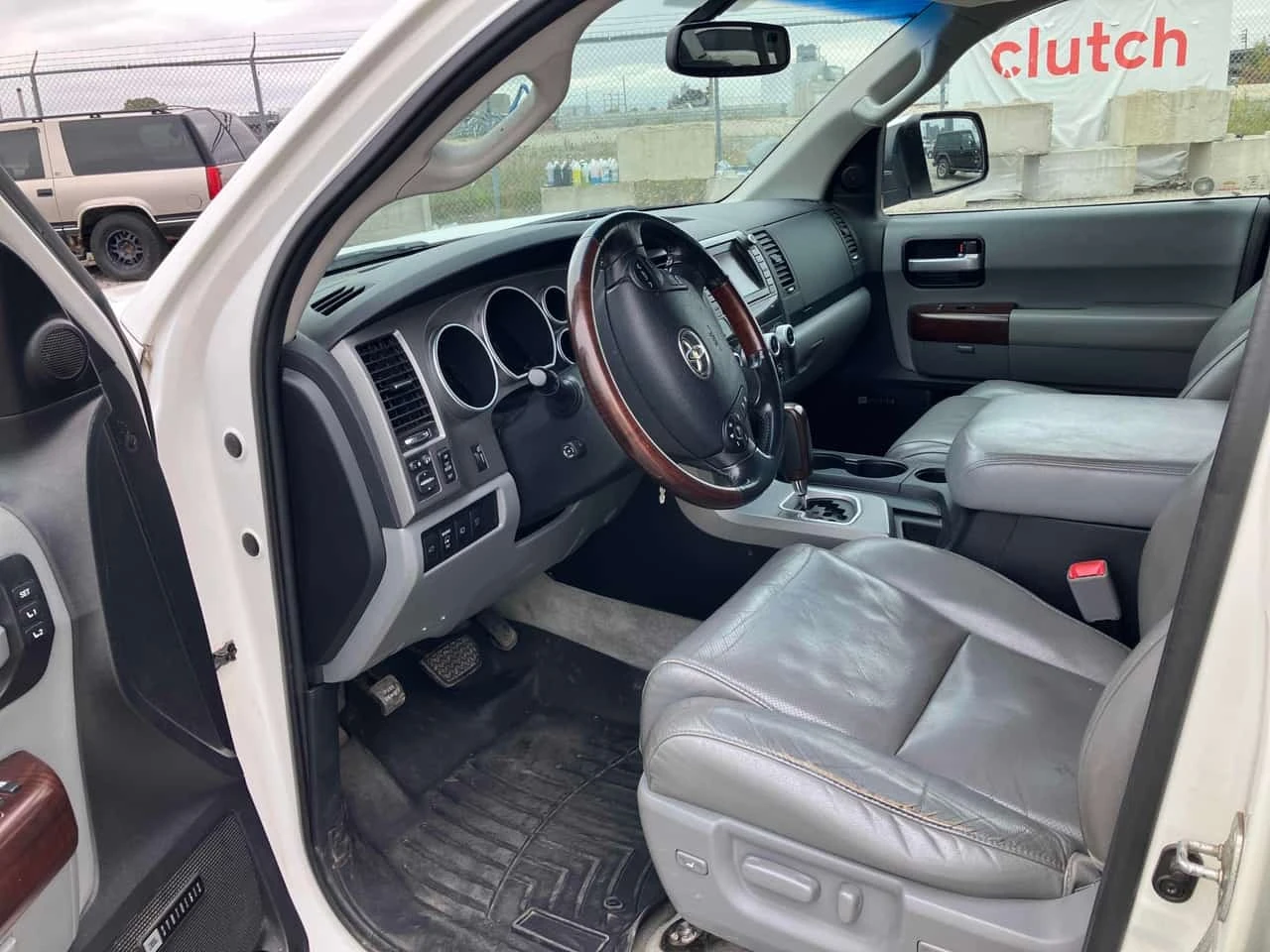 Toyota Sequoia * 4WD 5.7L Platinum * CARFAX *  | Mobile.bg � ����������� 5
