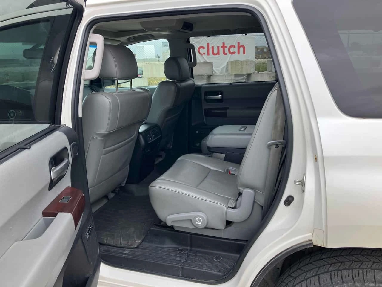 Toyota Sequoia * 4WD 5.7L Platinum * CARFAX *  | Mobile.bg � ����������� 14