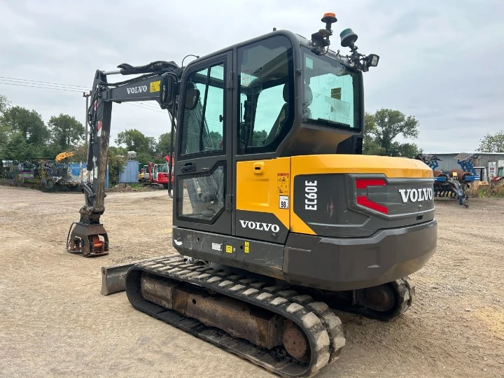 Багер Volvo EC60E - изображение 3