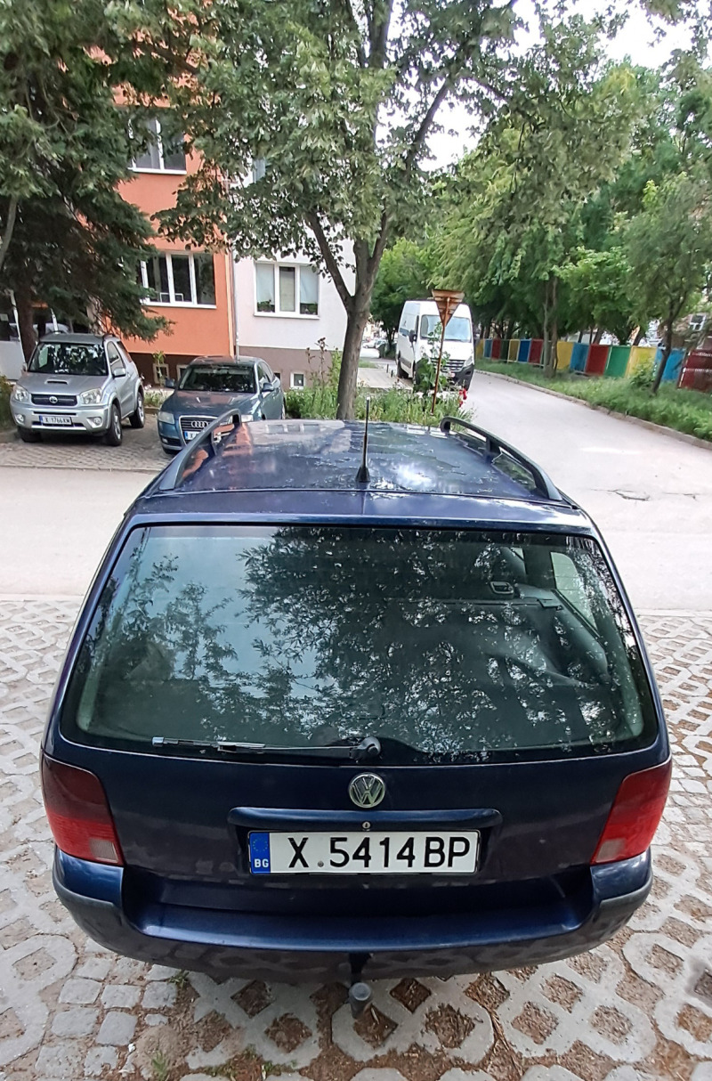VW Passat, снимка 11 - Автомобили и джипове - 46347675