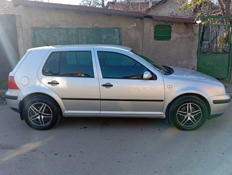 VW Golf 1.9TDI 90кс ТОП състояние , снимка 3 - Автомобили и джипове - 48118567