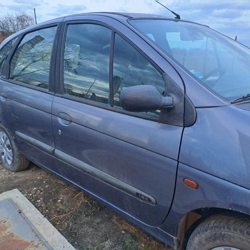 Renault Scenic, снимка 5 - Автомобили и джипове - 48954009