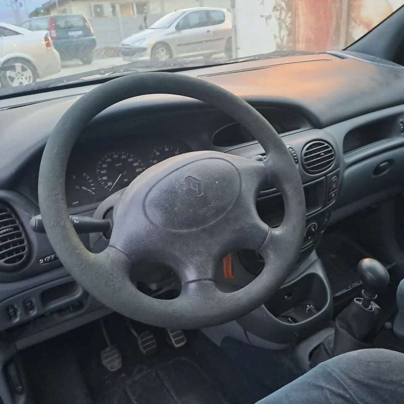 Renault Scenic, снимка 9 - Автомобили и джипове - 48954009