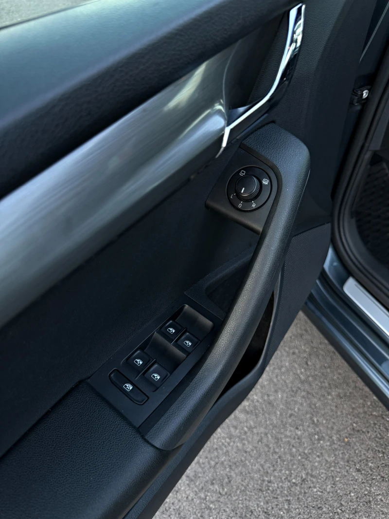 Skoda Octavia Virtual Cockpit Keyless LED DISTRONIC, снимка 13 - Автомобили и джипове - 51805511