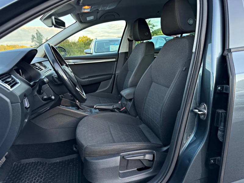 Skoda Octavia Virtual Cockpit Keyless LED DISTRONIC, снимка 14 - Автомобили и джипове - 51805511