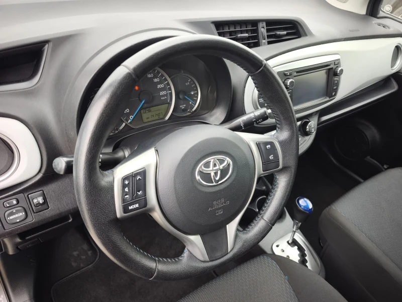 Toyota Yaris 1.5HYBRID FULL SERVICE IN TOYOTA NEW , снимка 8 - Автомобили и джипове - 53092590