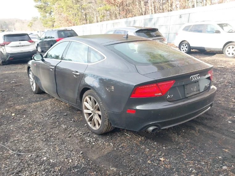 Audi A7 Premium Plus* Подгрев* Bose* Шибидах* Камера* , снимка 3 - Автомобили и джипове - 48993906