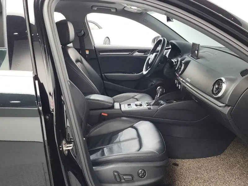 Audi A3 2.0 TFSI, снимка 11 - Автомобили и джипове - 54132701