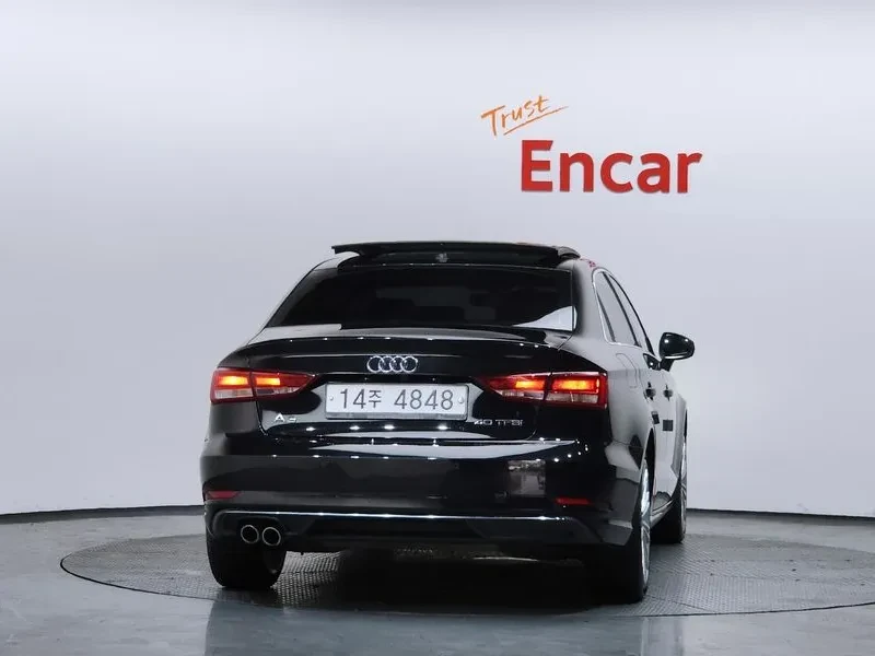 Audi A3 2.0 TFSI, снимка 4 - Автомобили и джипове - 54132701