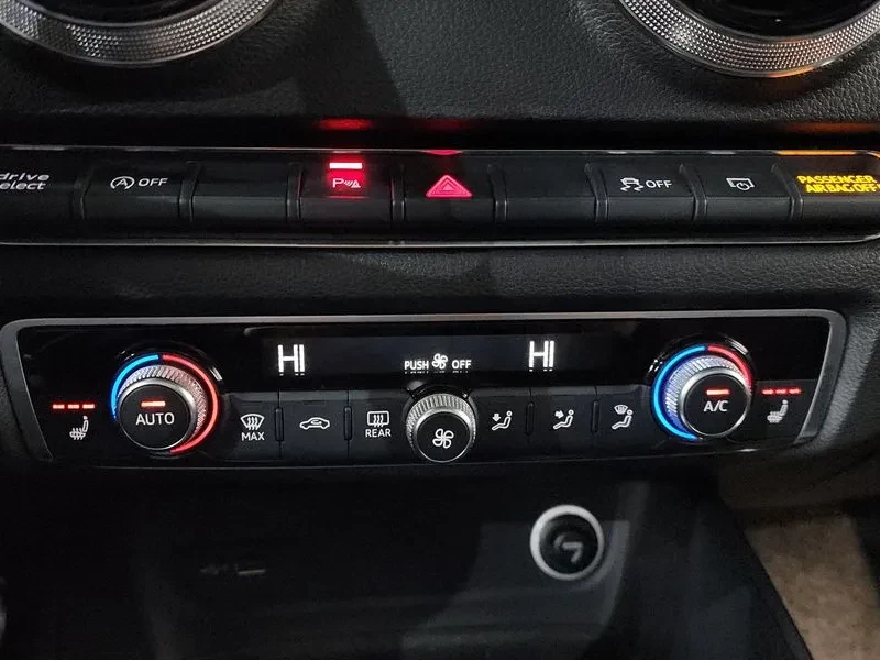 Audi A3 2.0 TFSI, снимка 17 - Автомобили и джипове - 54132701