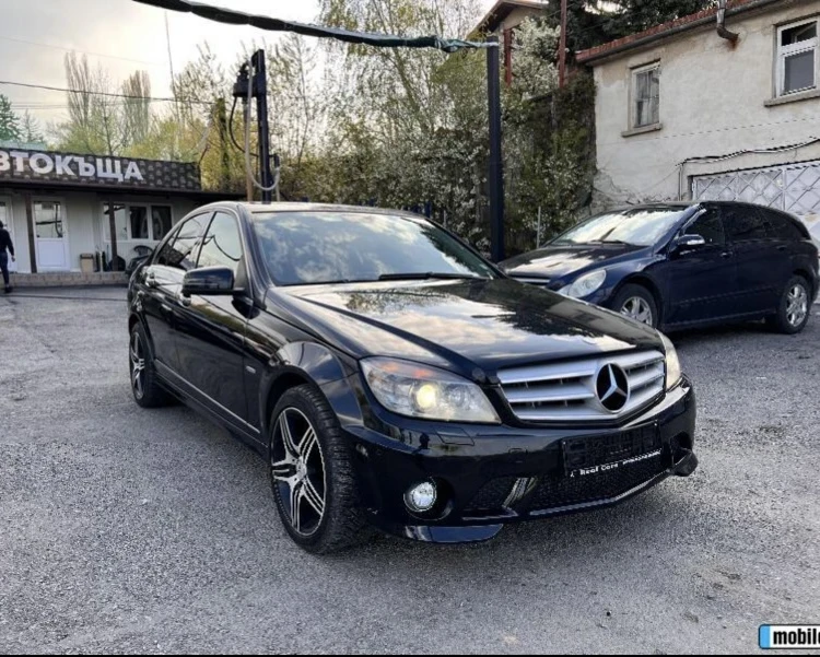 Mercedes-Benz C 320, снимка 3 - Автомобили и джипове - 54317708