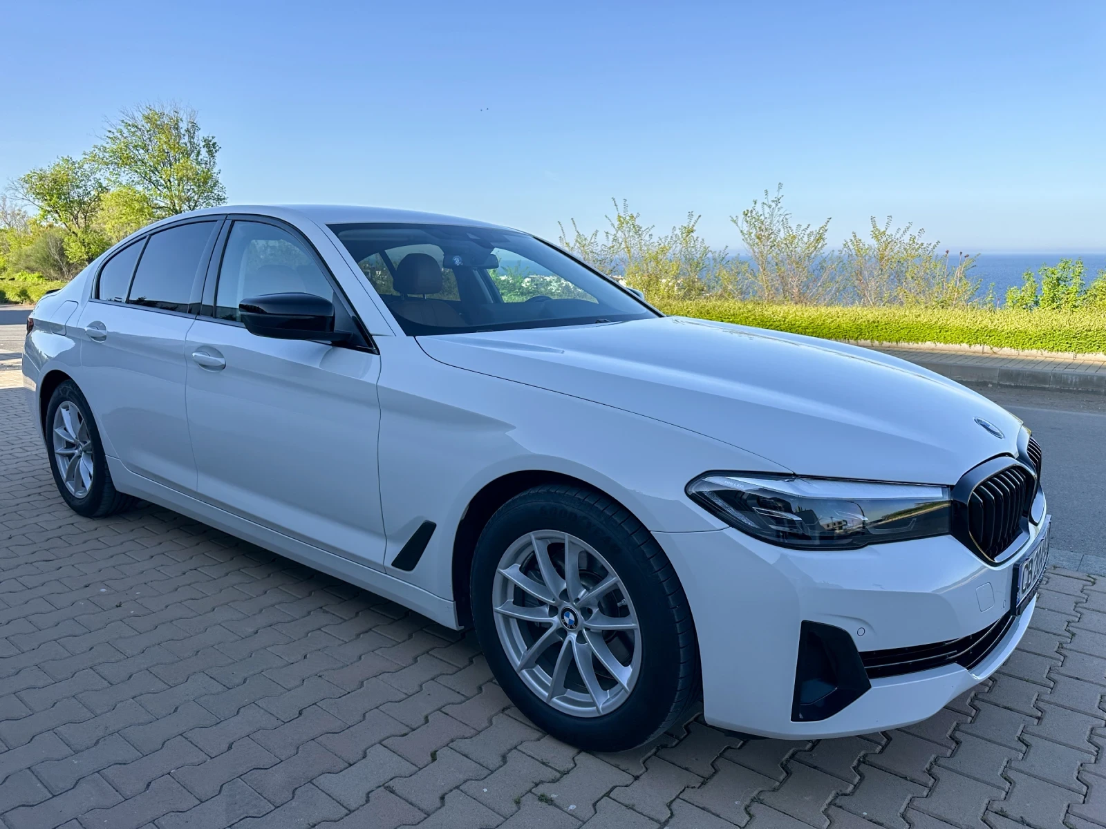 BMW 520 xDrive 1ви Собственик - изображение 4