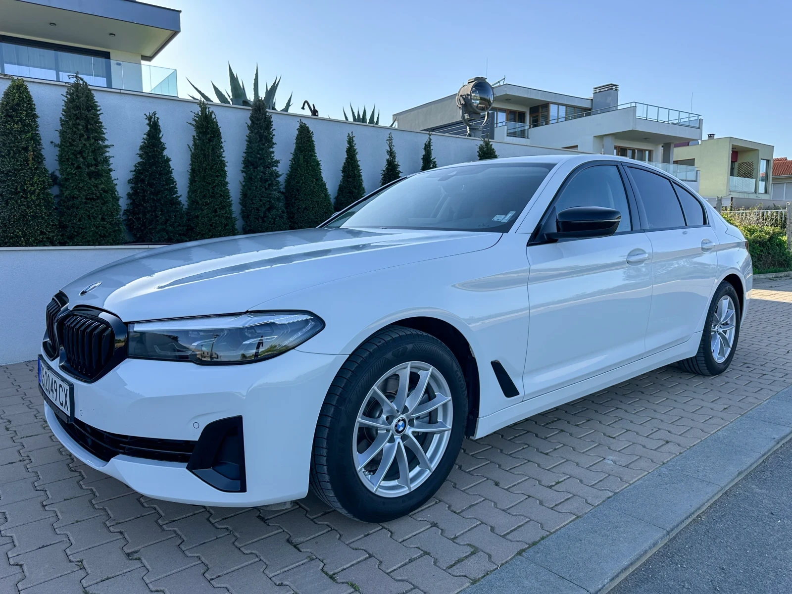 BMW 520 xDrive 1ви Собственик - изображение 2
