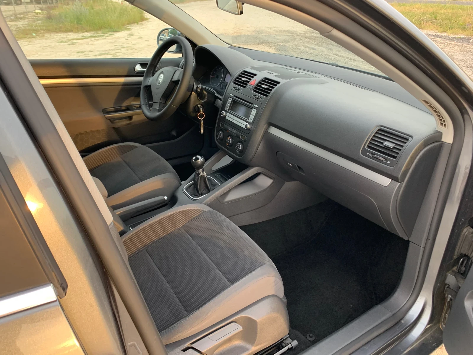 VW Golf 1, 6b/102kc - изображение 6
