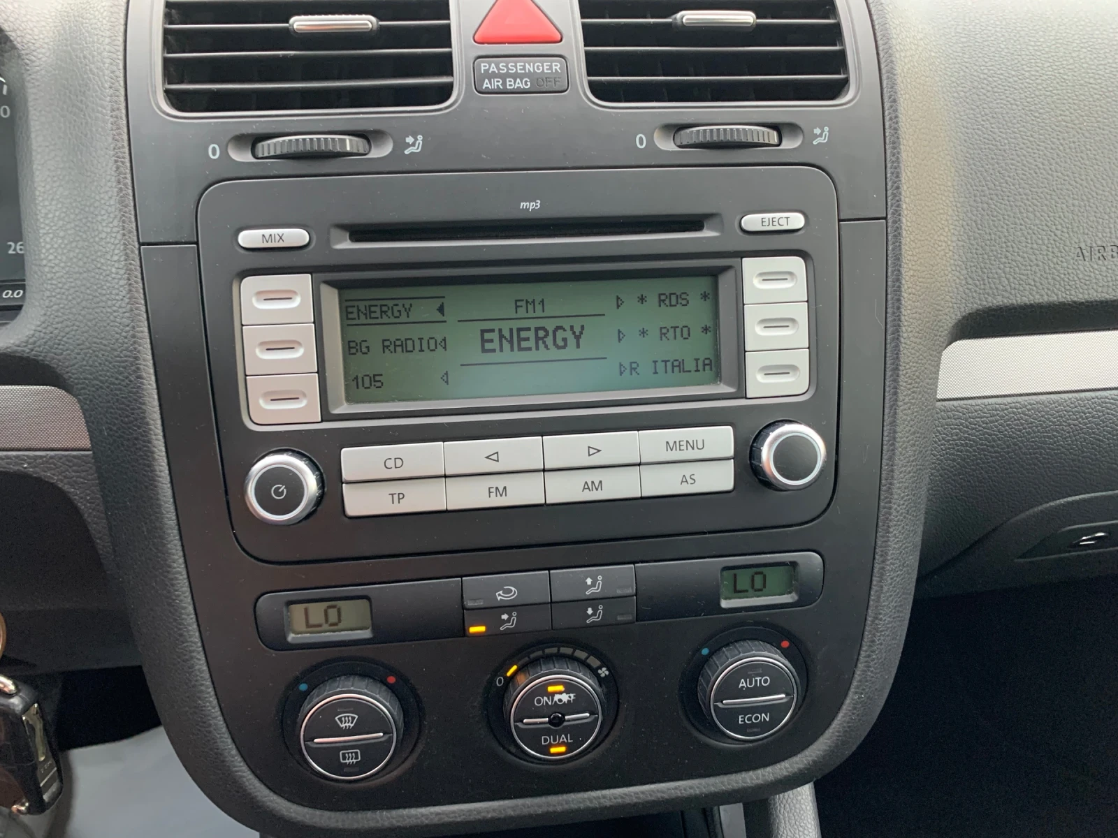 VW Golf 1, 6b/102kc - изображение 10