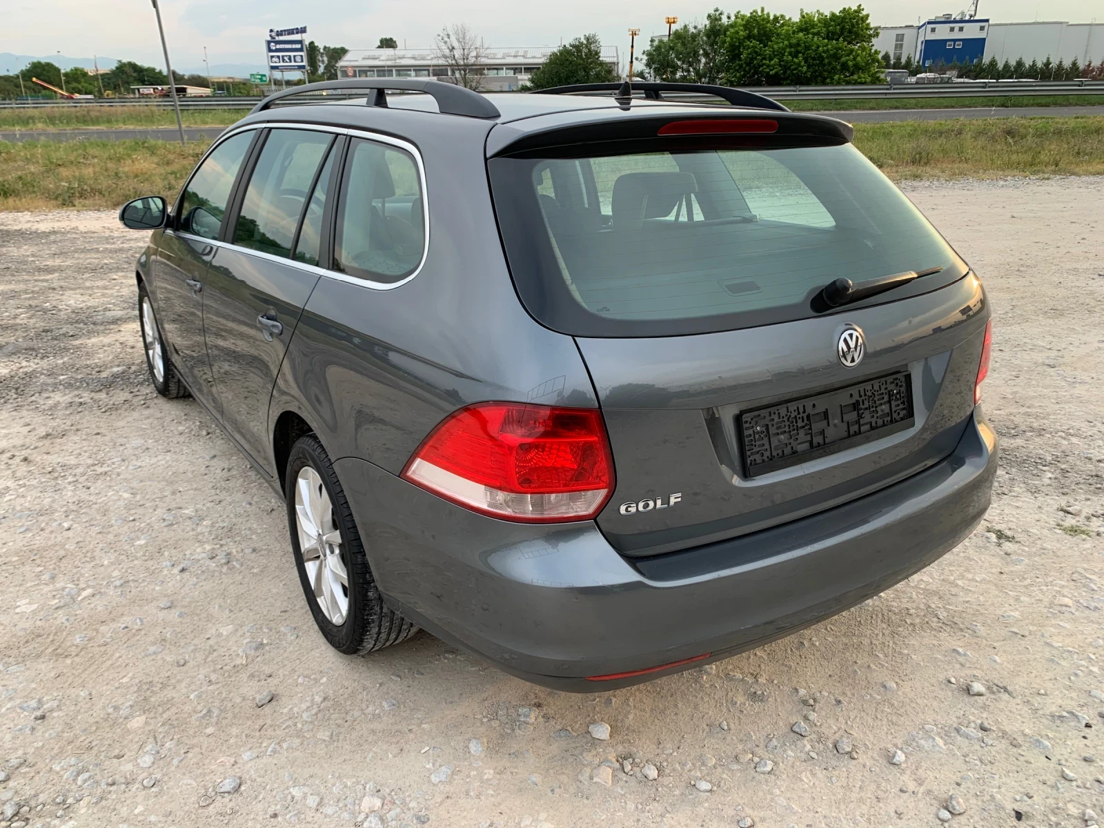 VW Golf 1, 6b/102kc - изображение 5