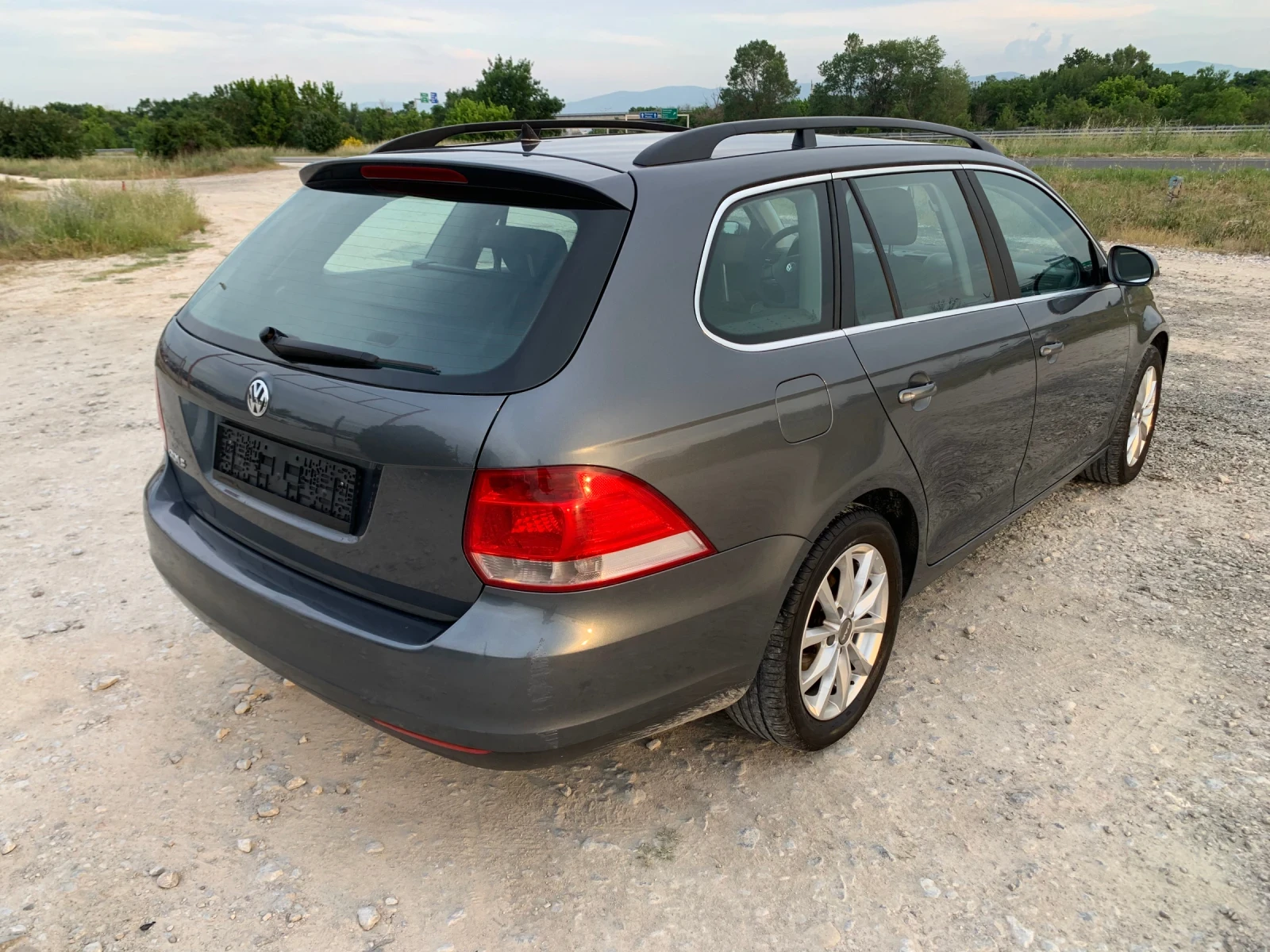 VW Golf 1, 6b/102kc - изображение 4