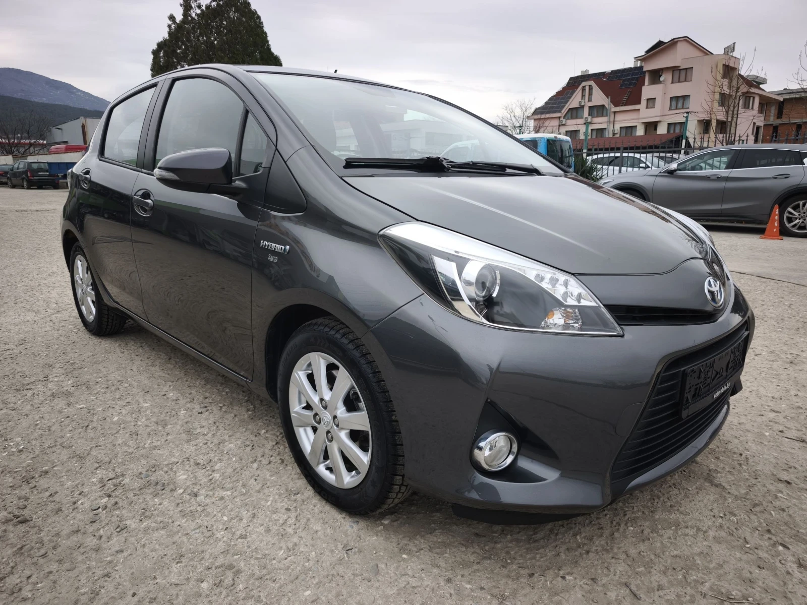 Toyota Yaris 1.5HYBRID FULL SERVICE IN TOYOTA NEW  - изображение 3