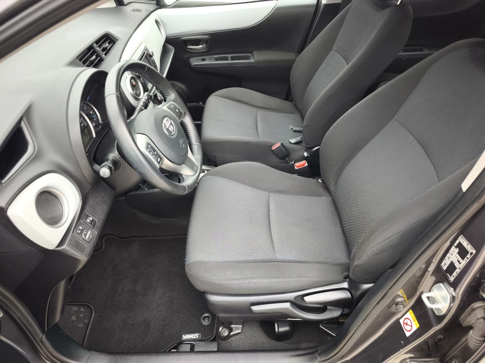 Toyota Yaris 1.5HYBRID FULL SERVICE IN TOYOTA NEW  - изображение 7