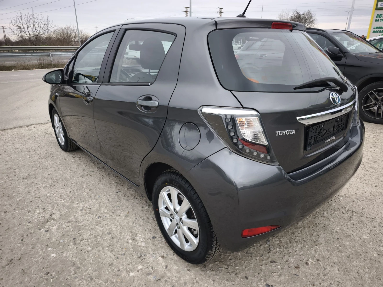 Toyota Yaris 1.5HYBRID FULL SERVICE IN TOYOTA NEW  - изображение 5