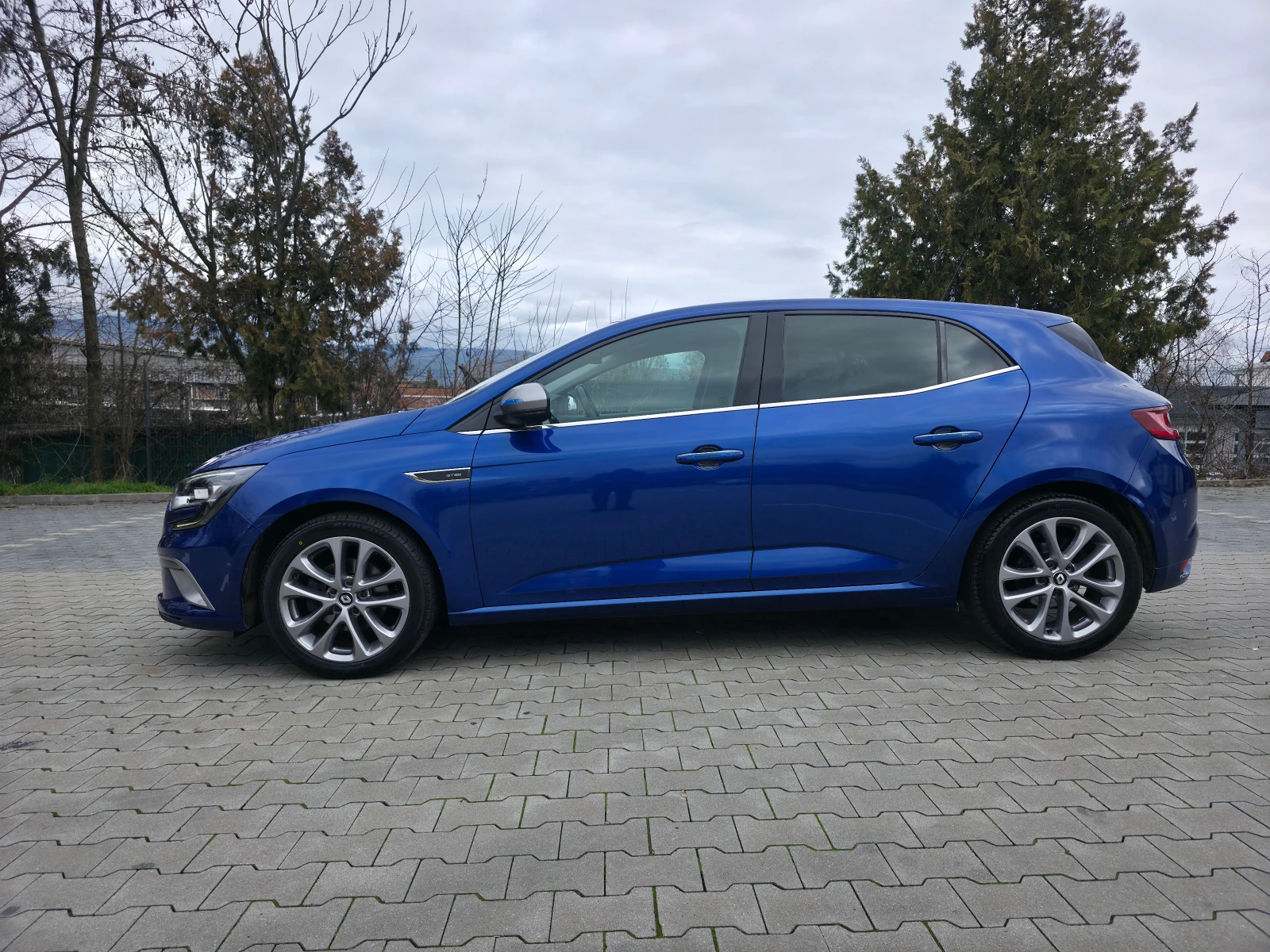 Renault Megane 1.2TCe GT LINE EURO6b - изображение 7