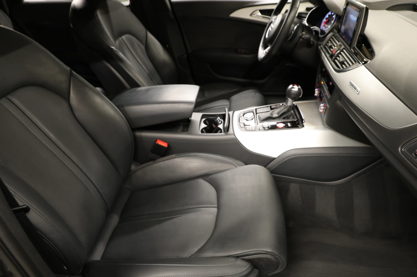 Audi Rs6 4.0 TFSI Quattro, снимка 15 - Автомобили и джипове - 53777965