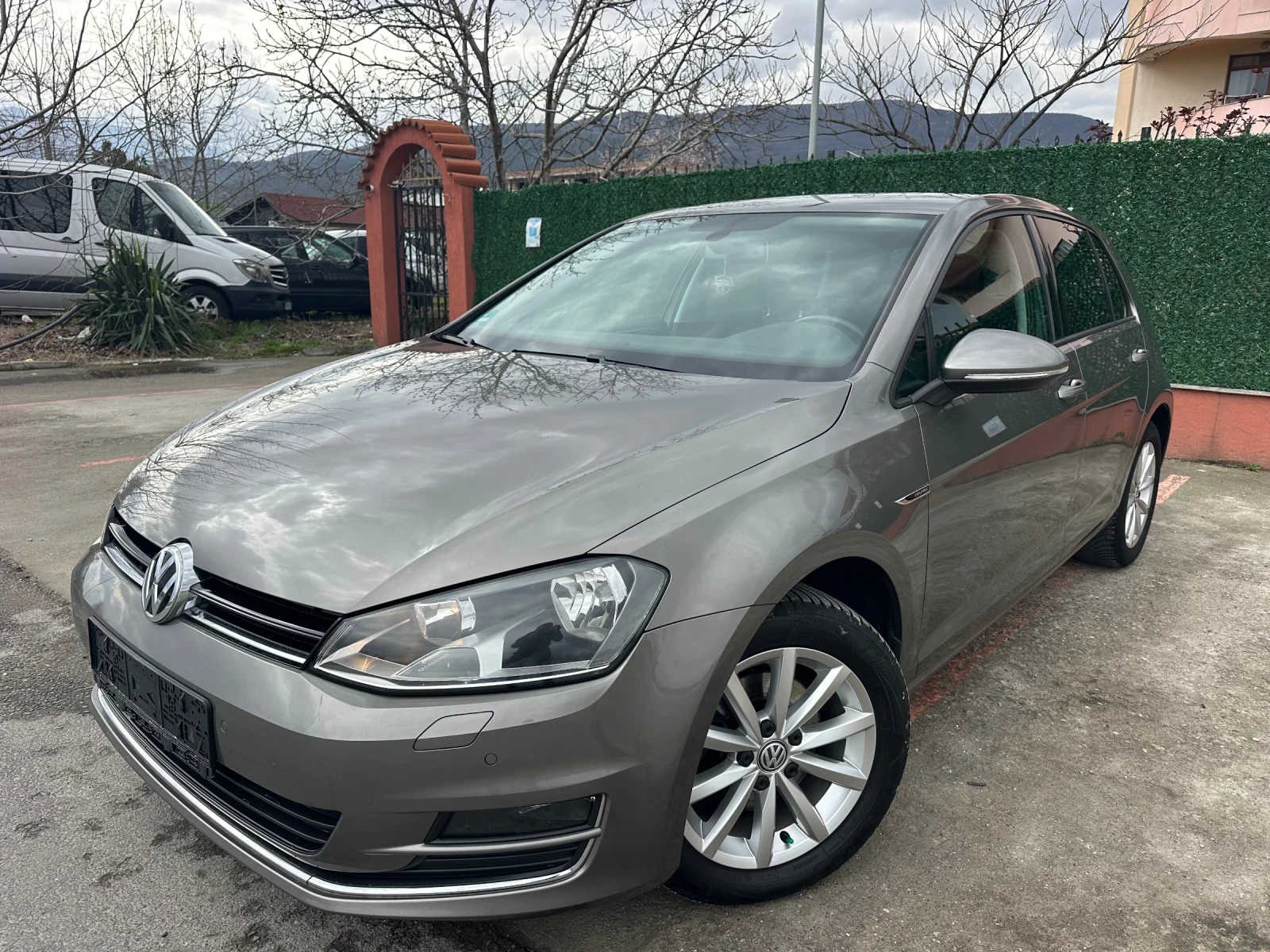 VW Golf 1.6TDi/110кс/LOUNGE/ГЕРМАНИЯ/ЕВРО6/Автопилот, снимка 2 - Автомобили и джипове - 53901701