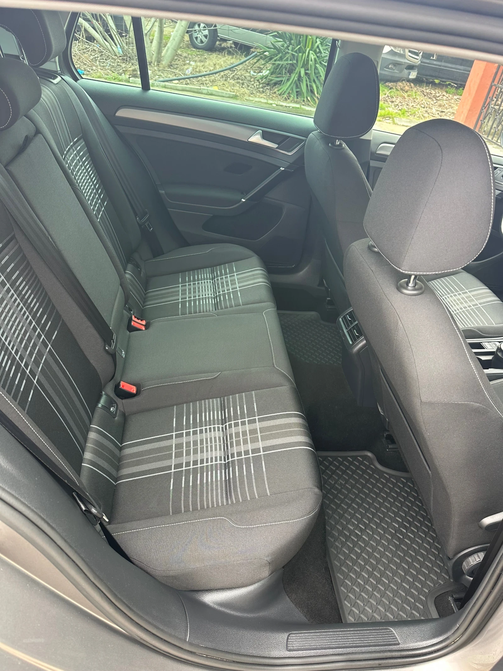 VW Golf 1.6TDi/110кс/LOUNGE/ГЕРМАНИЯ/ЕВРО6/Автопилот, снимка 10 - Автомобили и джипове - 53901701