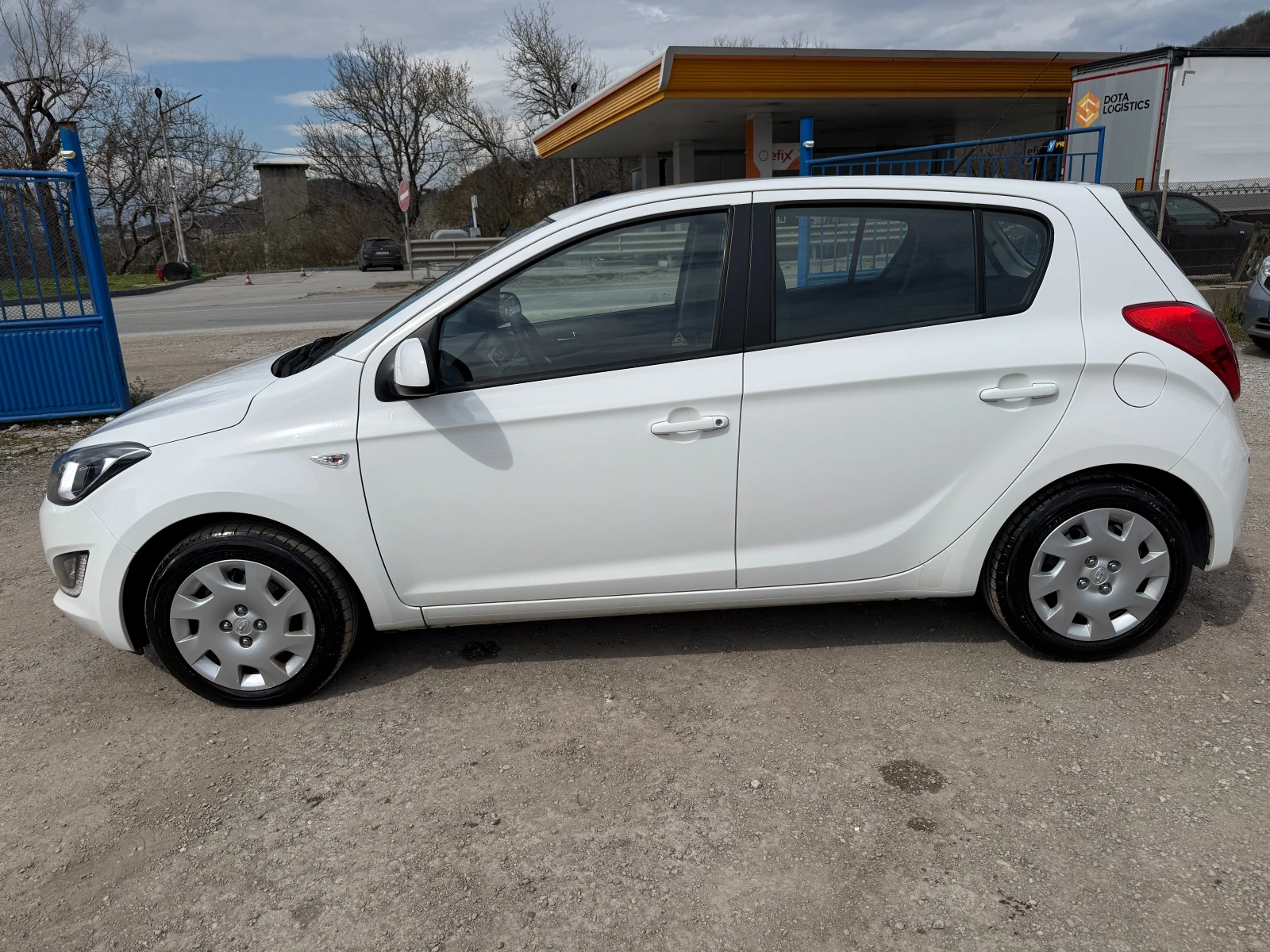 Hyundai I20 1.1CRDI-Климатик Ел пакет Мулти волан, снимка 3 - Автомобили и джипове - 53998284