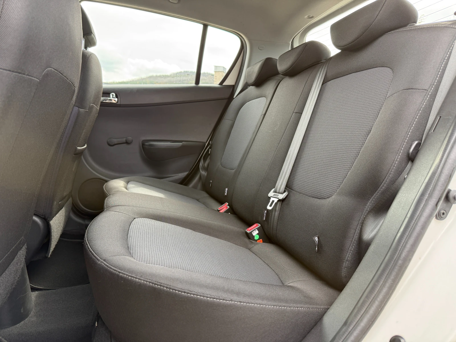 Hyundai I20 1.1CRDI-Климатик Ел пакет Мулти волан, снимка 11 - Автомобили и джипове - 53998284