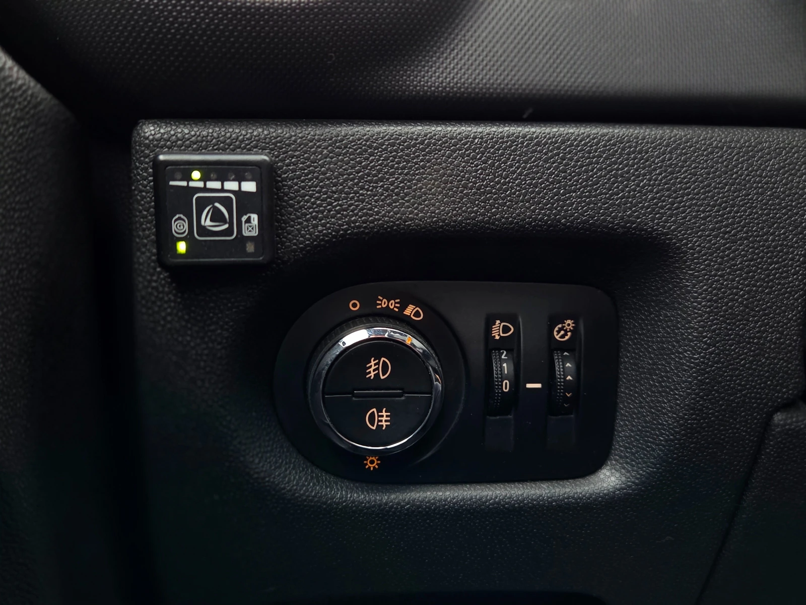 Opel Corsa 1.2i Газов инж. Отлична, снимка 12 - Автомобили и джипове - 54364862