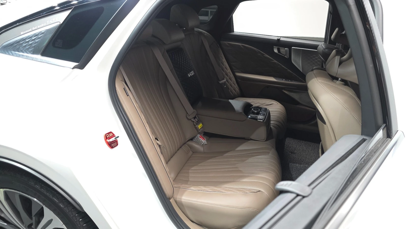 Kia K8 Hybrid Signature , снимка 9 - Автомобили и джипове - 54623819