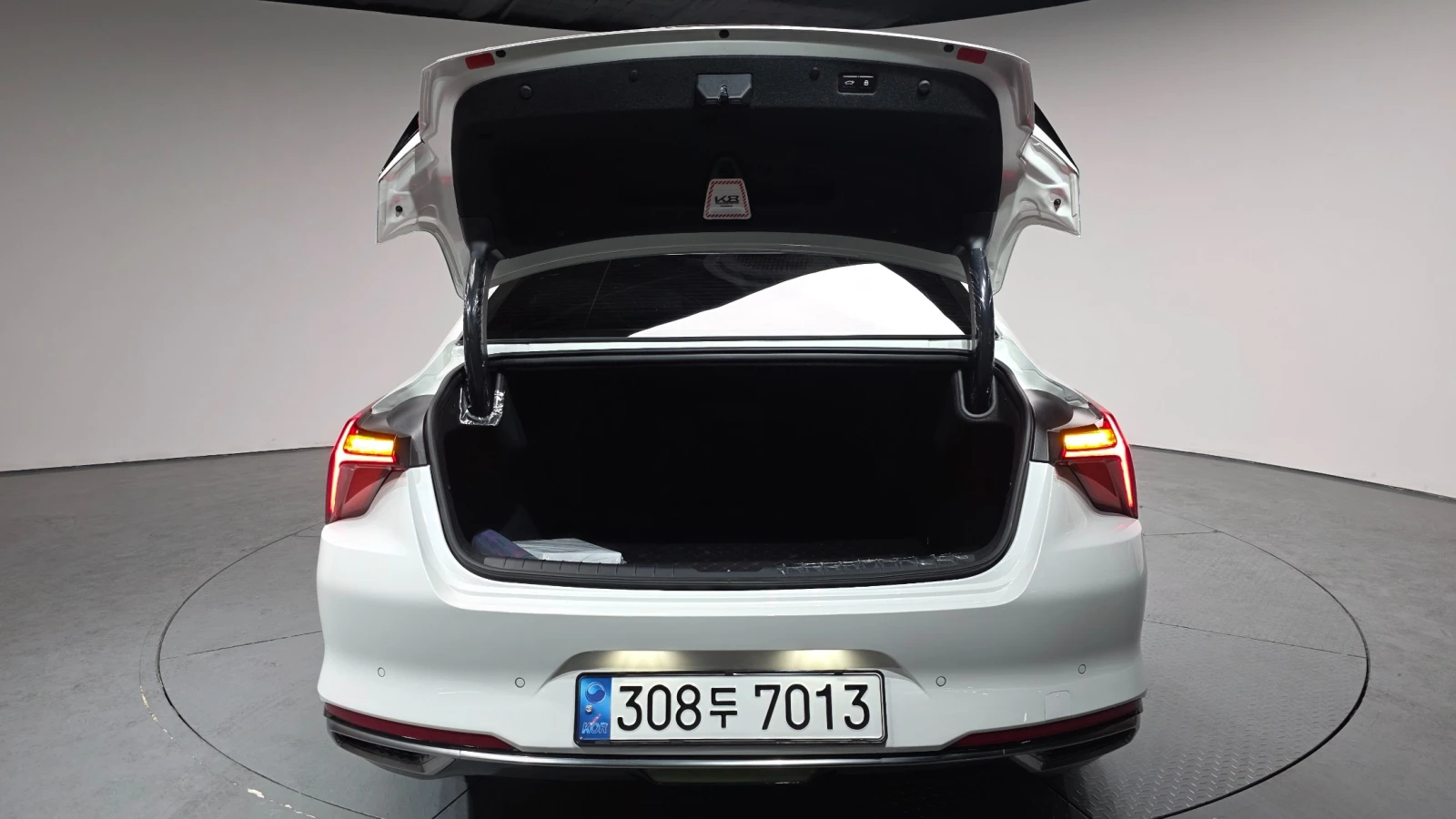 Kia K8 Hybrid Signature , снимка 17 - Автомобили и джипове - 54623819