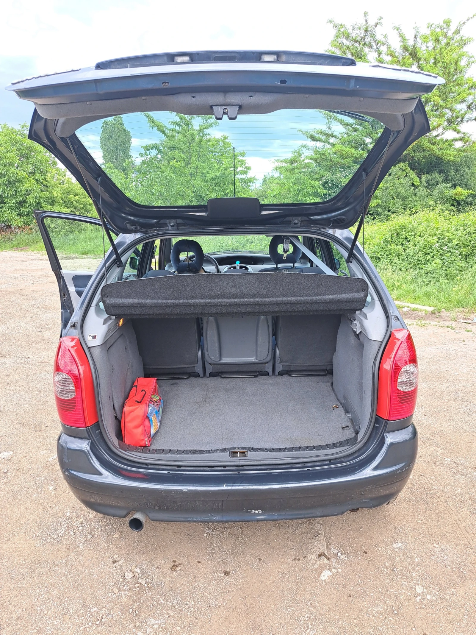 Citroen Xsara picasso 2.0HDi, снимка 11 - Автомобили и джипове - 54721457