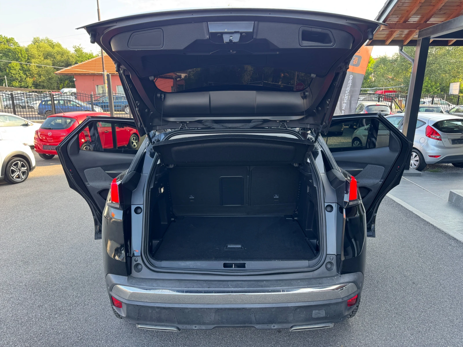 Peugeot 3008 1.2PureTech , снимка 16 - Автомобили и джипове - 55108223
