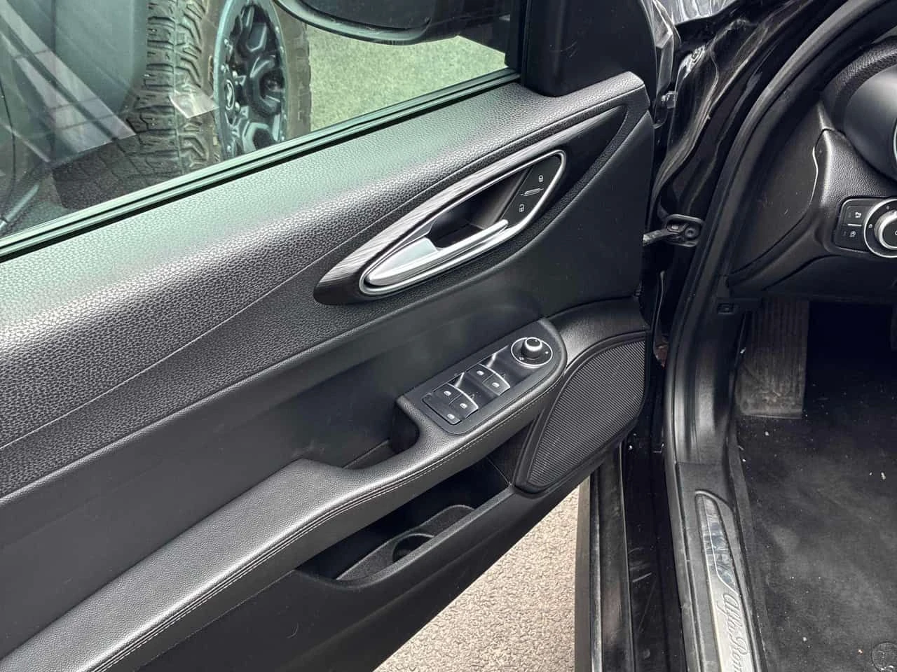 Alfa Romeo Giulia * Q4 * ZF8 * ПОДГРЕВИ * АВТОКРЕДИТ, снимка 11 - Автомобили и джипове - 55193474