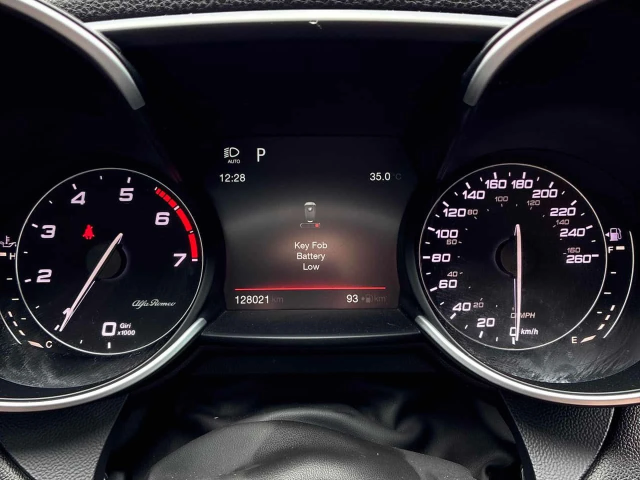 Alfa Romeo Giulia * Q4 * ZF8 * ПОДГРЕВИ * АВТОКРЕДИТ, снимка 8 - Автомобили и джипове - 55193474