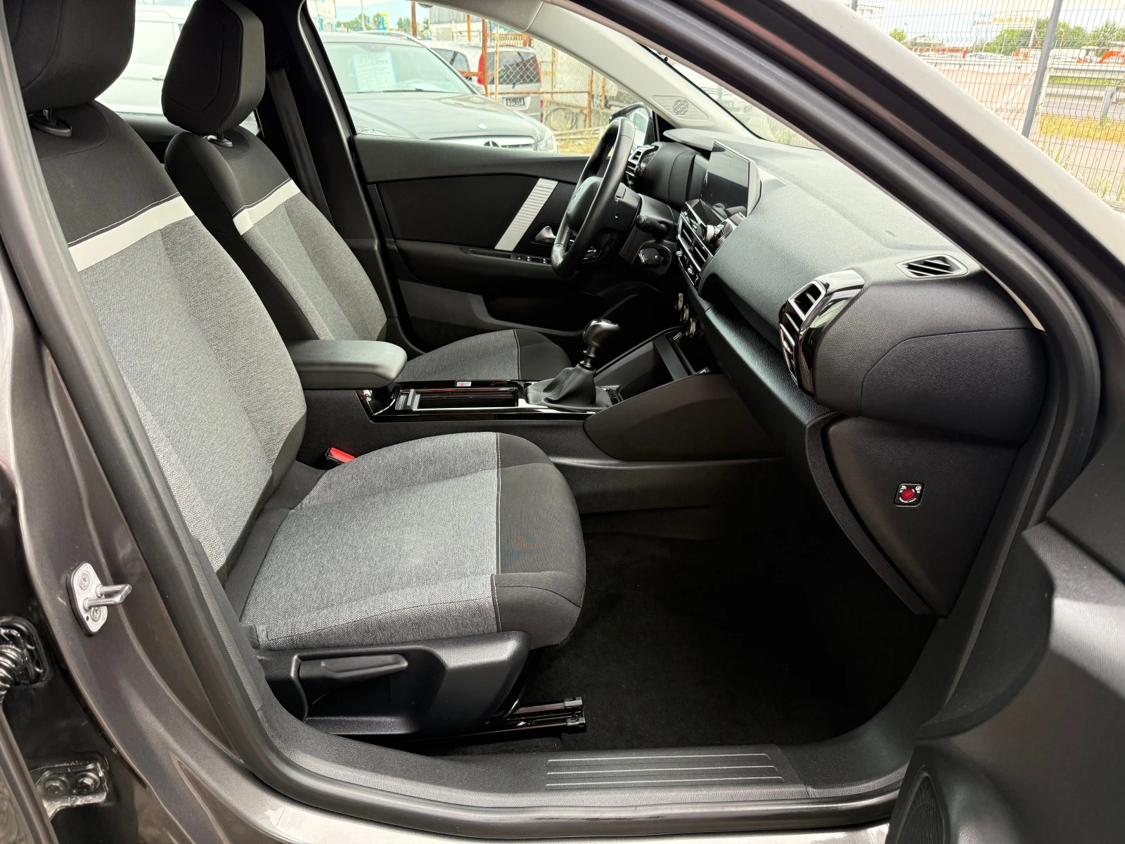 Citroen C4 1.2 vti , снимка 15 - Автомобили и джипове - 55326192