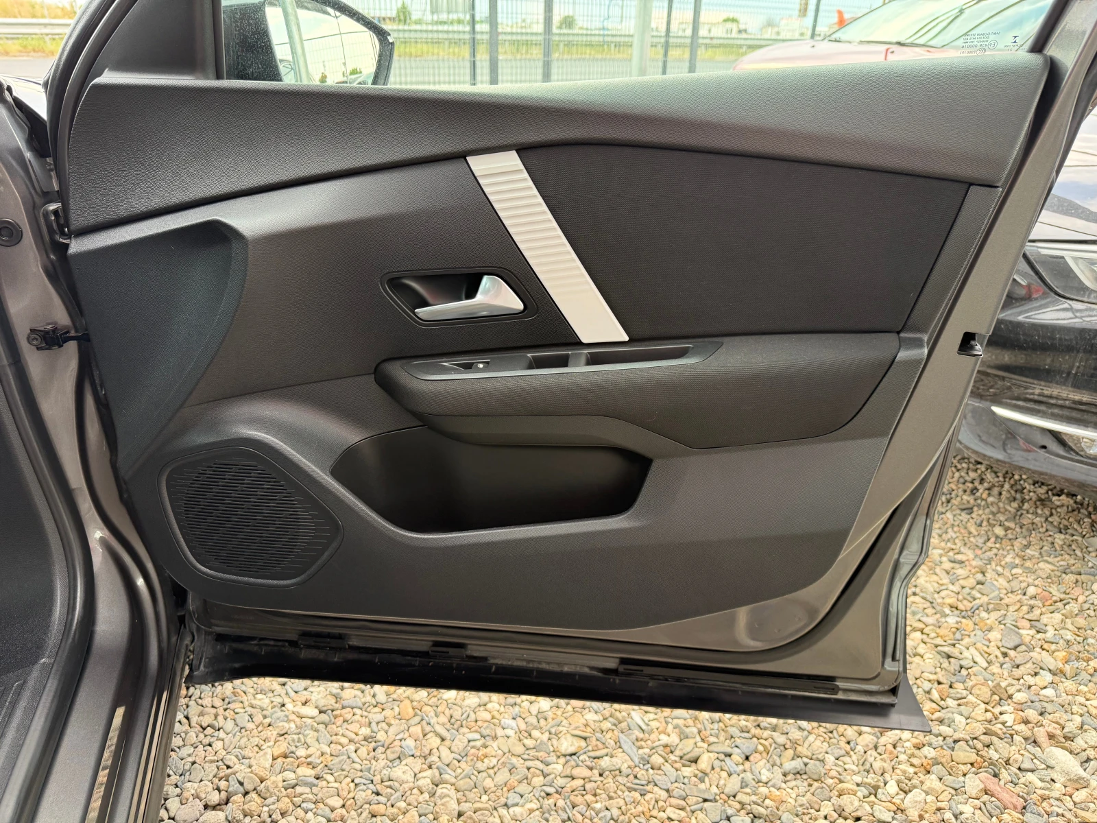 Citroen C4 1.2 vti , снимка 14 - Автомобили и джипове - 55326192