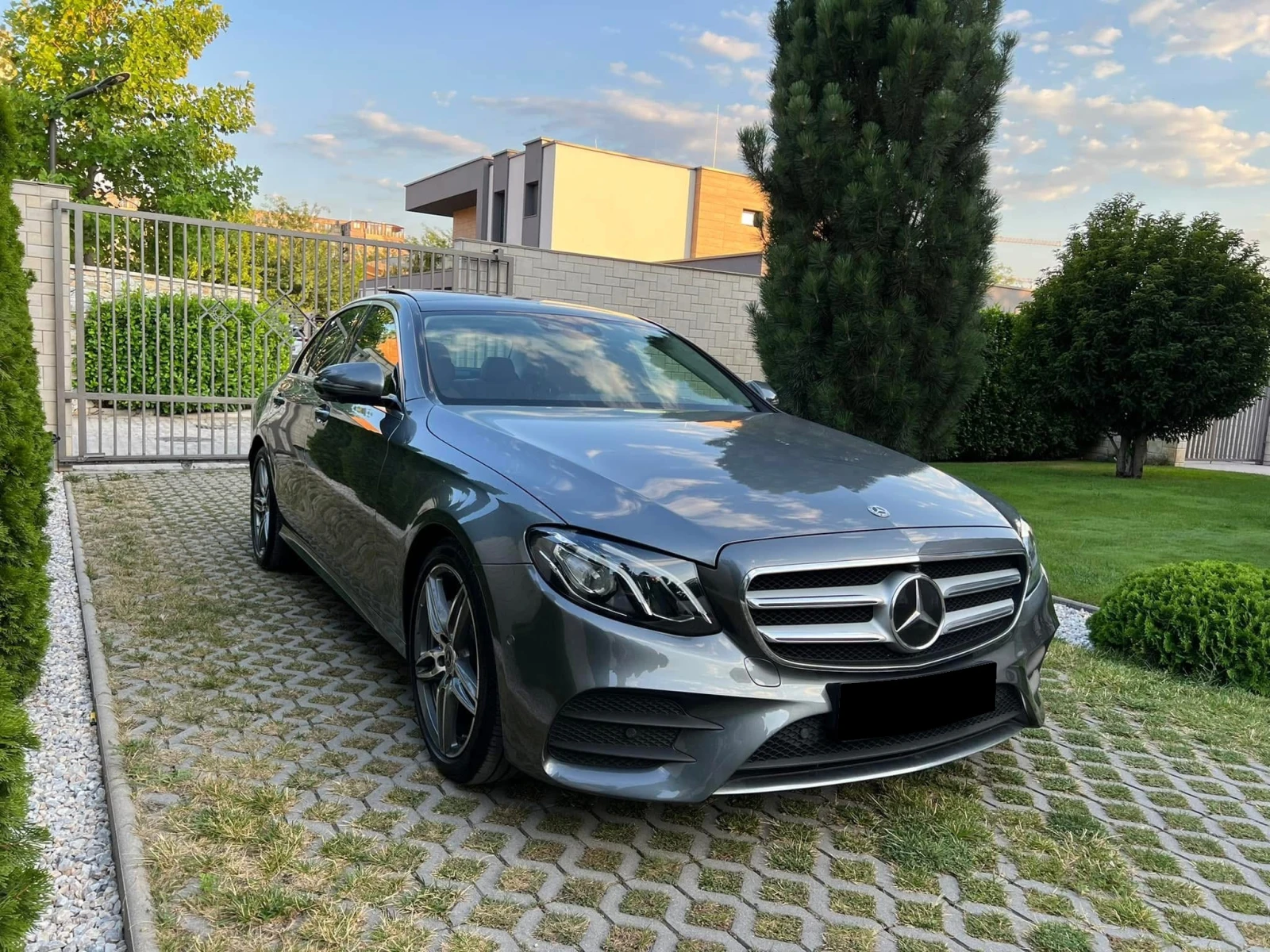 Mercedes-Benz E 220, снимка 2 - Автомобили и джипове - 55618564