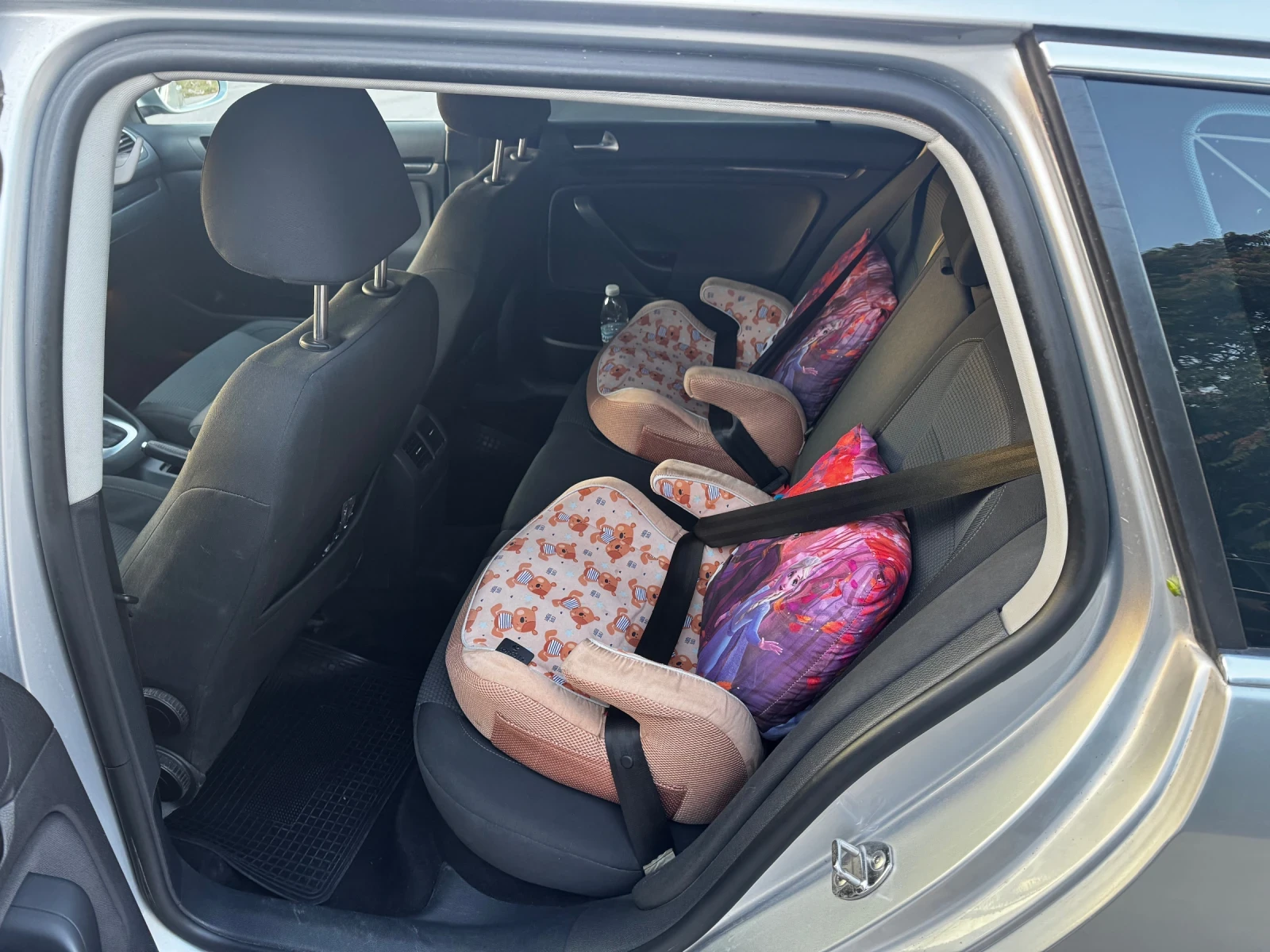 VW Golf 1.6TDI, снимка 8 - Автомобили и джипове - 56250312