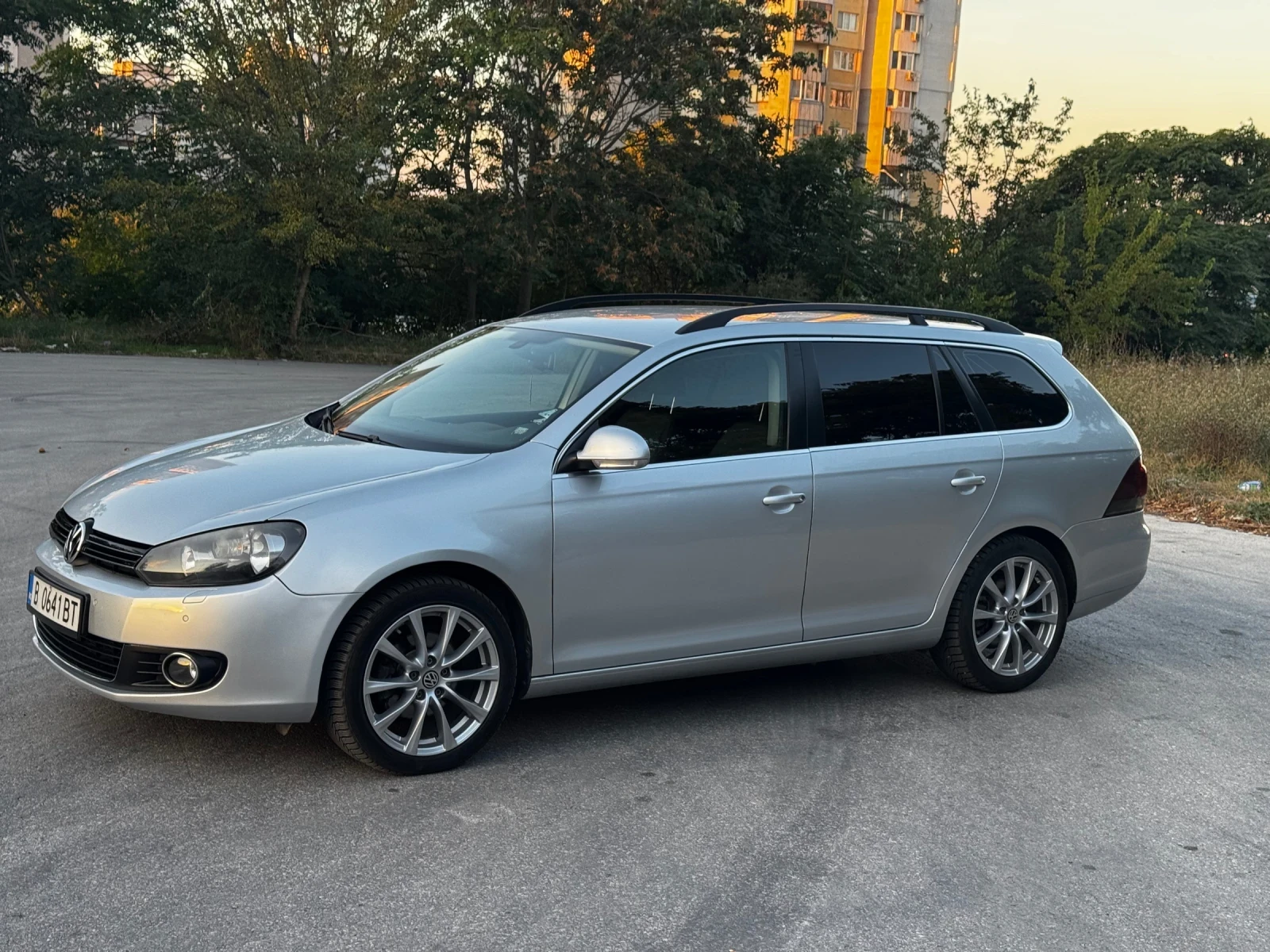 VW Golf 1.6TDI, снимка 2 - Автомобили и джипове - 56250312