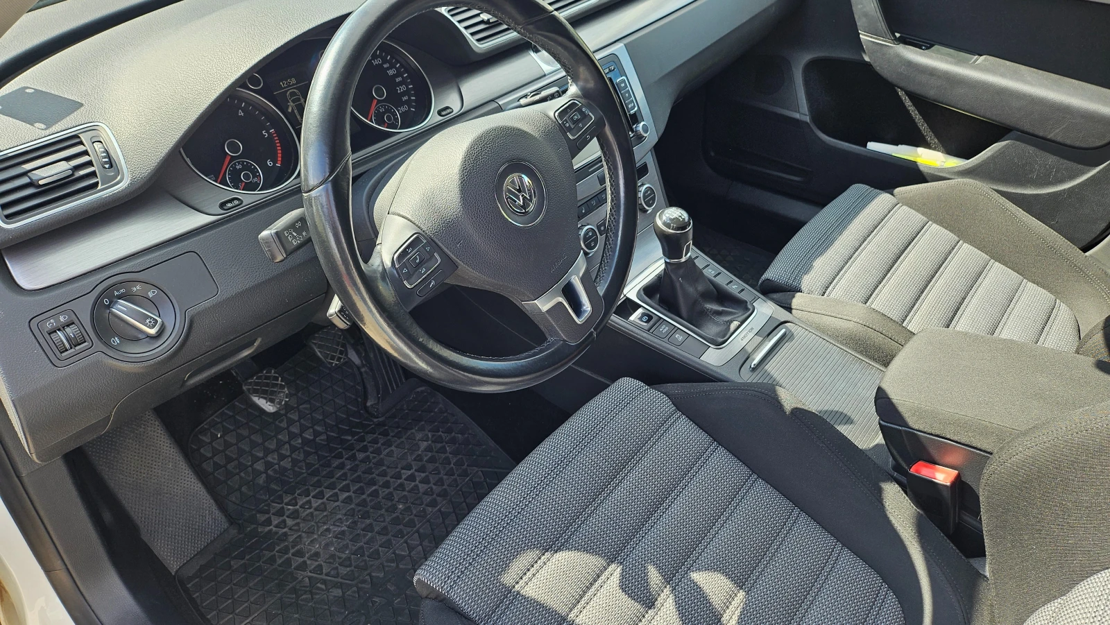 VW Passat 2.0 TDI CFFB 4x4, снимка 9 - Автомобили и джипове - 56348231